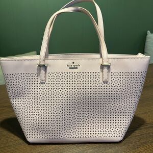 Kate Spade Pink Tote Bag with Spacious Design- like new, laundered